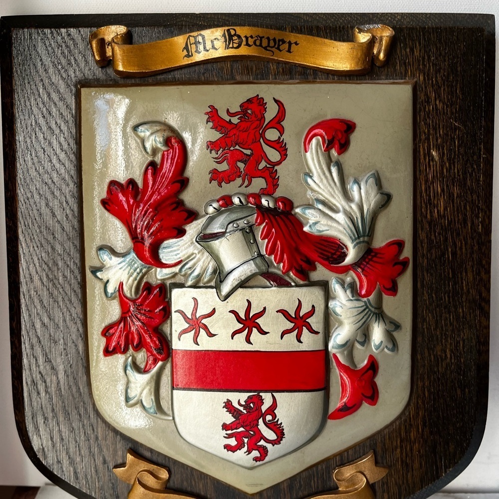 wooden plaques featuring family crests or coats of arms. McBrayer and Fllington. - Picture 5 of 16